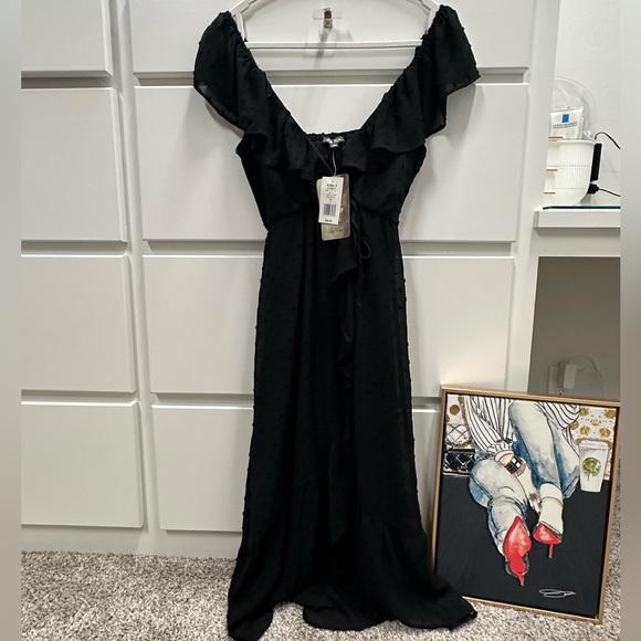 Lily Rose Dresses & Skirts - Lily Rose fully lined Dot Dress in sz SMALL